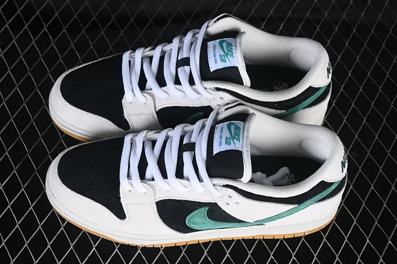All categories Nk SB Dunk Series Nk SB Dunk Low High-end customized low-top sneakers Nike SB Dunk Low Suede gray-green raw rubber SB low-top casual sneakers HF3704-001